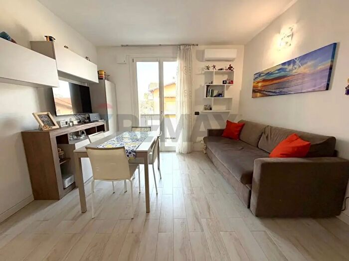 Appartamento bilocale in vendita in Via Dante, Cadorago