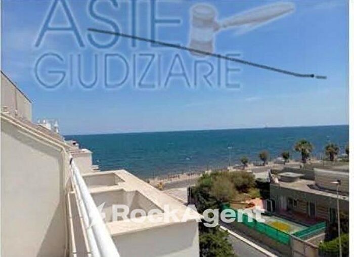 Appartamento quadrilocale in vendita in Lungomare Ugo Lorusso, Bari