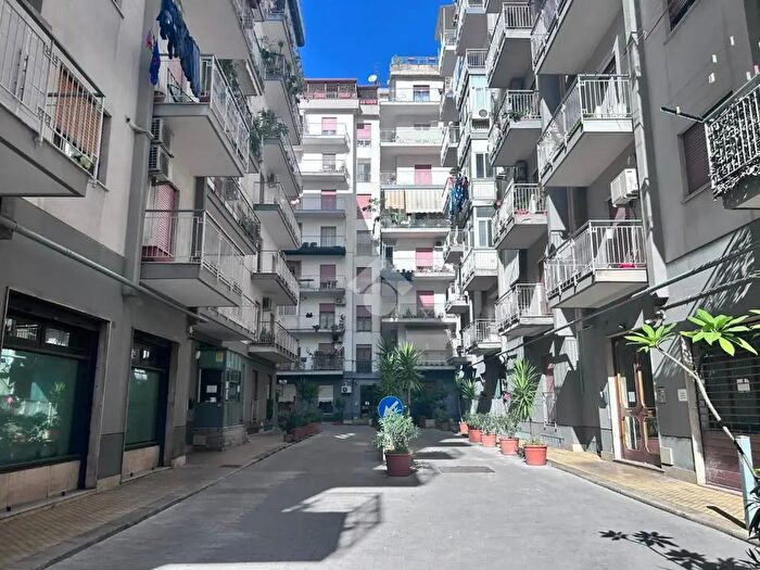 Appartamento quadrilocale in vendita in Largo Calatafimi, Palermo