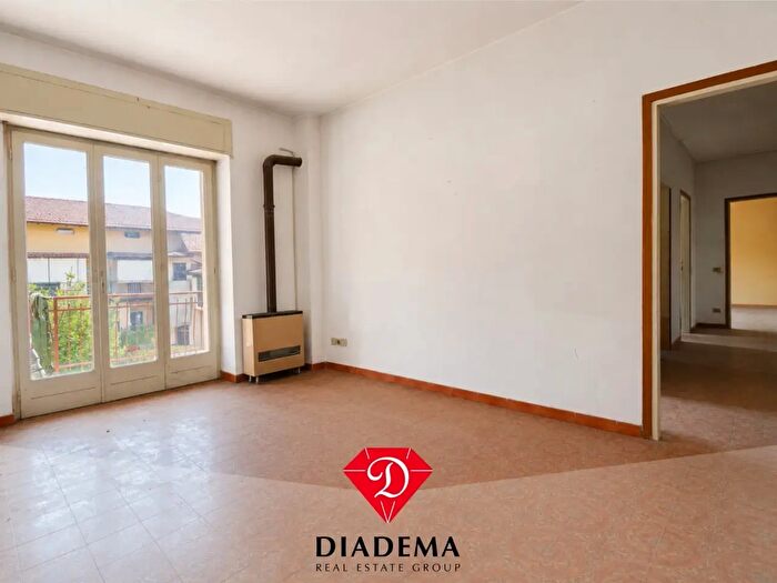 Appartamento trilocale in vendita in Via Matteotti, Vedano Olona