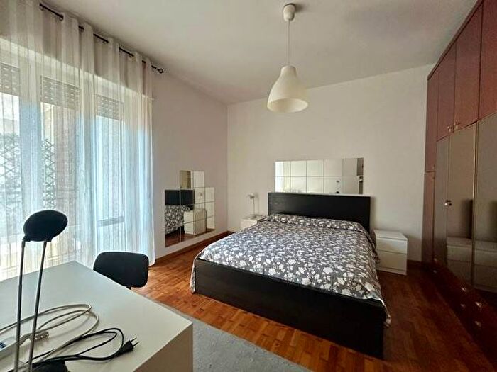 Appartamento trilocale in affitto in Via Tortona, Solari, Milano