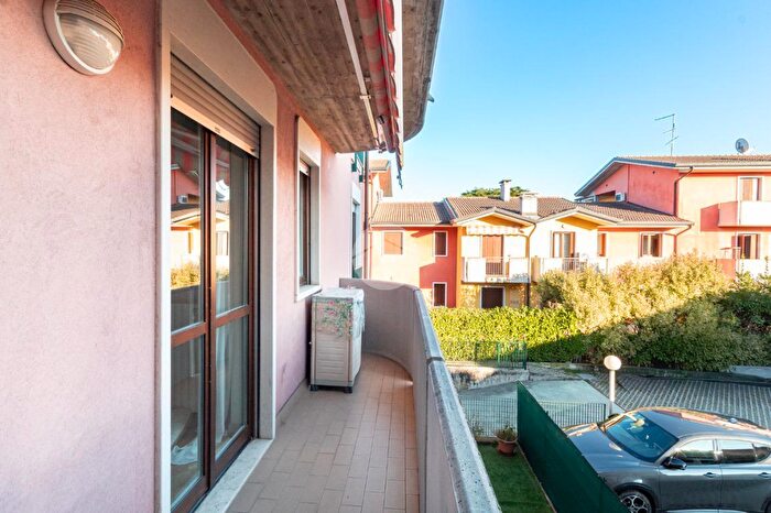 Appartamento bilocale in vendita in Via Giareta, Pescantina