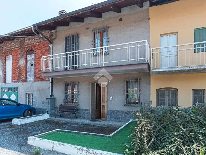 Casa con 6 locali in vendita in Località Barbetti, Cirie