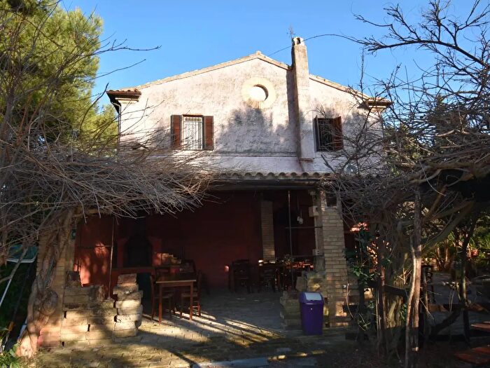 Casa con 12 locali in vendita in Contrada Pianacciole, Ripatransone