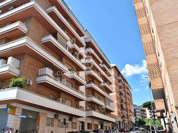 Appartamento con 5 locali in affitto in Via Giacomo Giri, Baldo degli Ubaldi, Roma