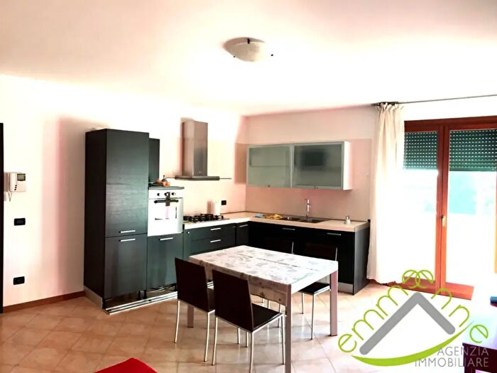 Appartamento trilocale in vendita in Via Parolini, Camponogara