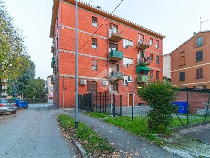 Appartamento trilocale in vendita in Via Alberto Puzzarini, Parma