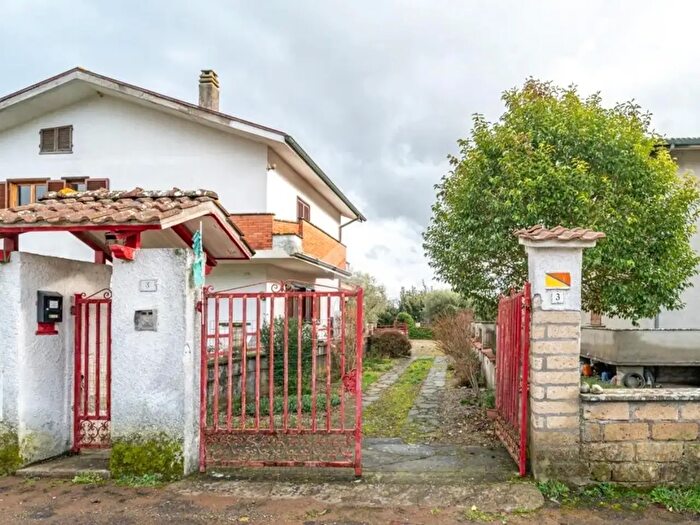 Casa con 5 locali in vendita in Via Salvador Allende, Acquapendente