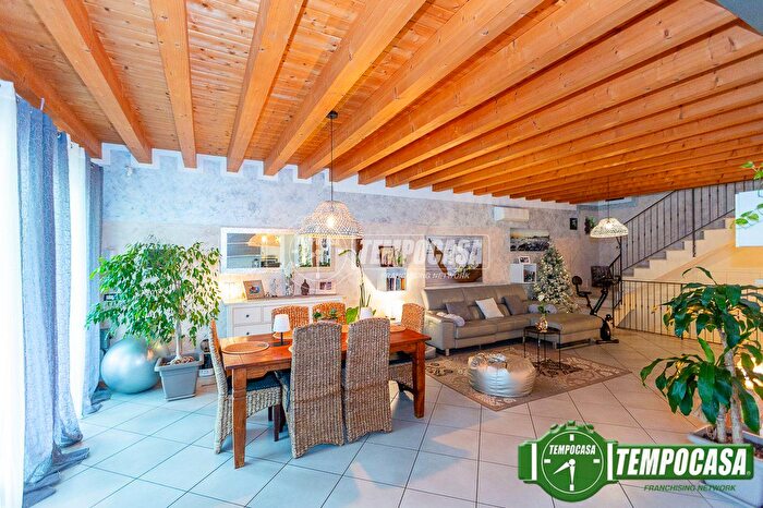 Casa quadrilocale in vendita in Bussolengo