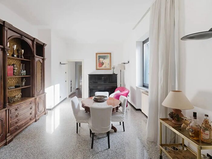 Casa con 7 locali in vendita in Via Cadorna, Legnano