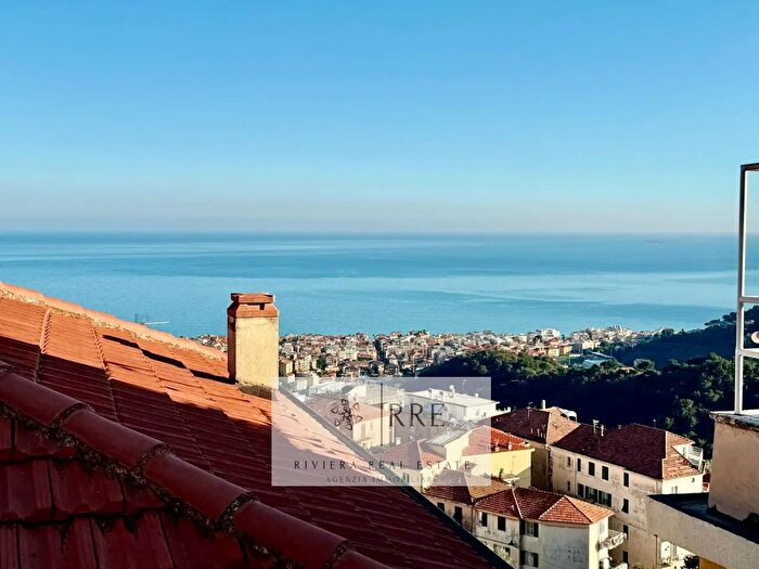 Casa trilocale in vendita in Via Leonpancaldo, Alassio