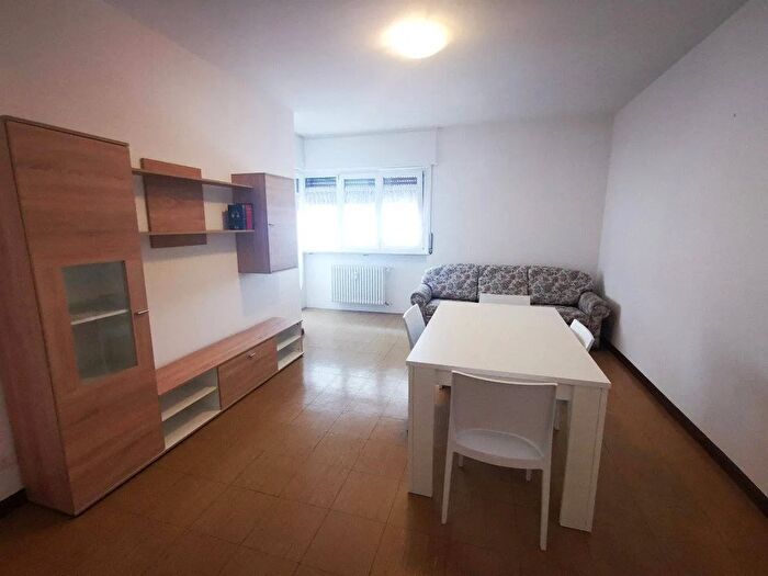 Appartamento con 5 locali in affitto in Piazzale Carnia Udine, Udine