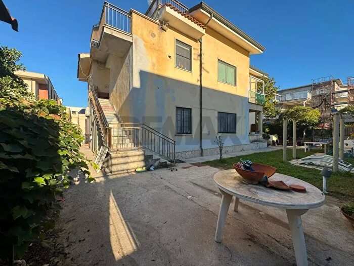Appartamento trilocale in vendita in Minturno