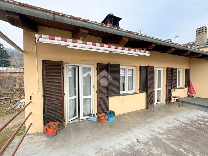 Casa trilocale in vendita in Via Monnet, Prarostino