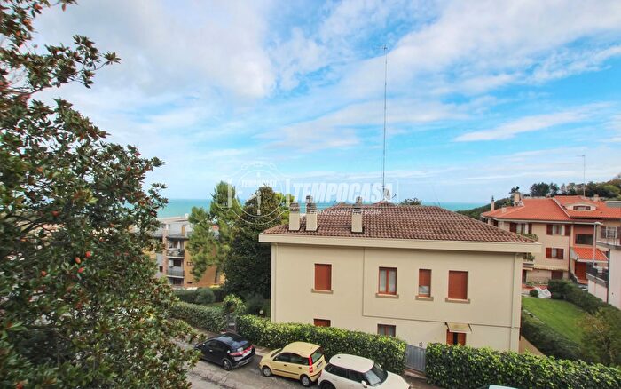 Appartamento trilocale in vendita in Via della Pergola Raffaele, Ancona