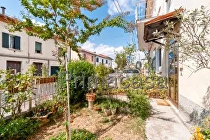 Casa con 7 locali in vendita in Via G Garibaldi, Rolo