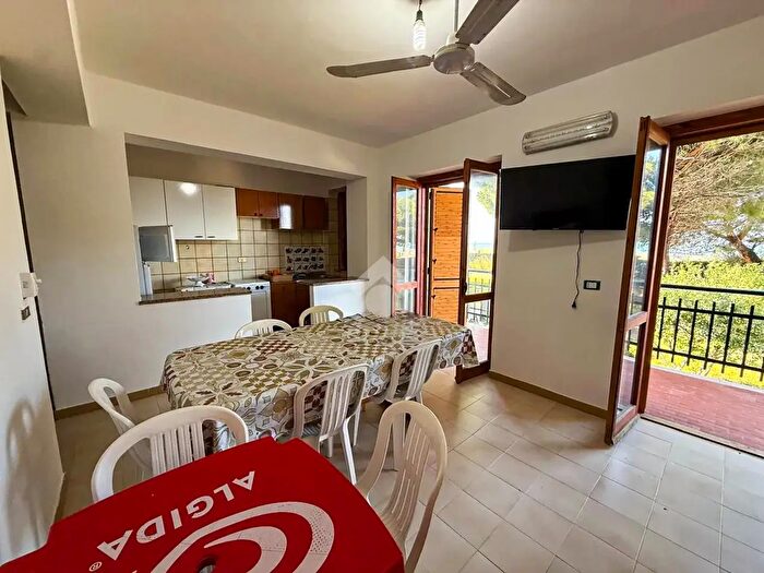 Appartamento bilocale in vendita in Via Marinella, Falconara Albanese