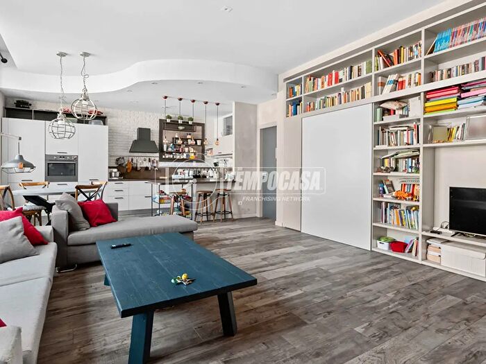 Appartamento trilocale in vendita in Milano