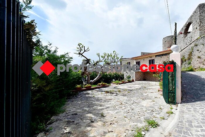 Casa bilocale in vendita in Via Castello, Riardo