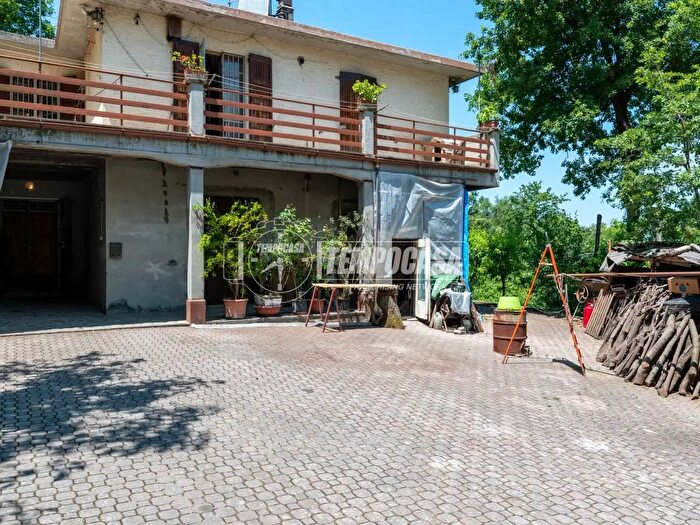 Casa trilocale in vendita in Via Casellina Monteombraro, Zocca