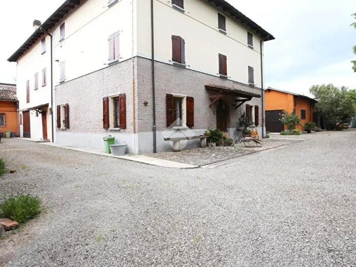 Casa con 10 locali in vendita in Via Torretta, Calderara Di Reno