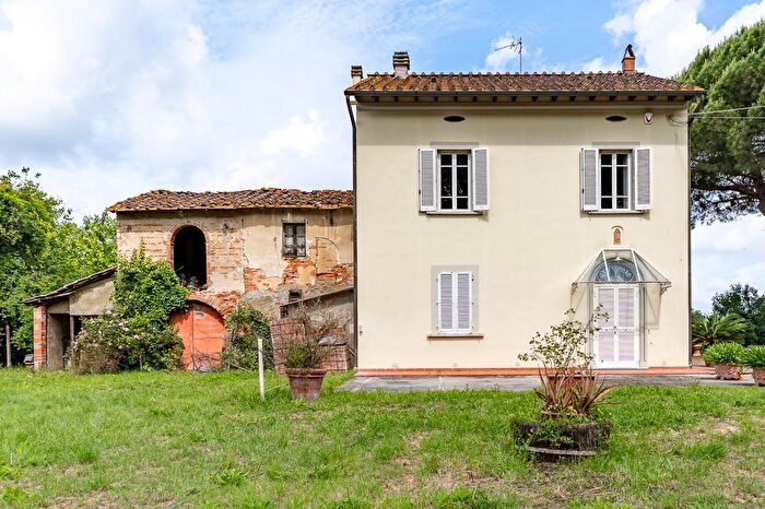 Casa con 11 locali in vendita in Pinete Fi, Fucecchio