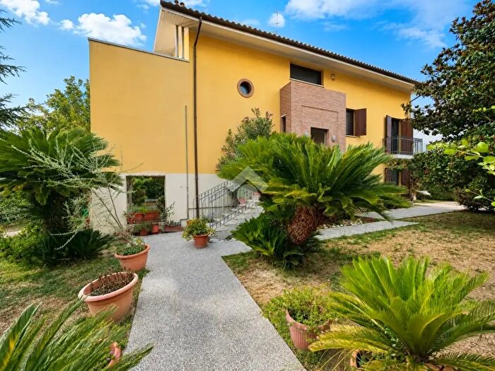 Casa quadrilocale in vendita in Via Lago di Garda, San Giovanni Teatino