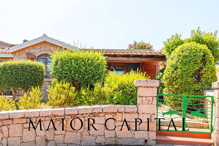 Casa con 5 locali in vendita in Loc Baia Vignola Snc, Aglientu