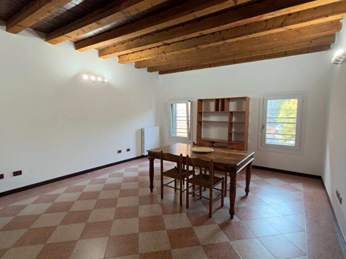 Appartamento bilocale in affitto in Via Rinaldo da Villafranca, Villafranca di Verona