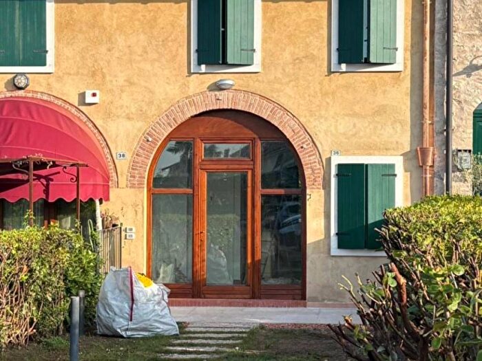 Casa trilocale in affitto in Centro, Lazise