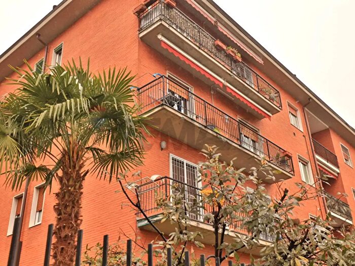 Appartamento trilocale in vendita in Via Giornate, Bollate