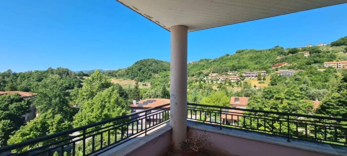 Appartamento quadrilocale in vendita in Via Niccolò Alunno, Nocera Umbra