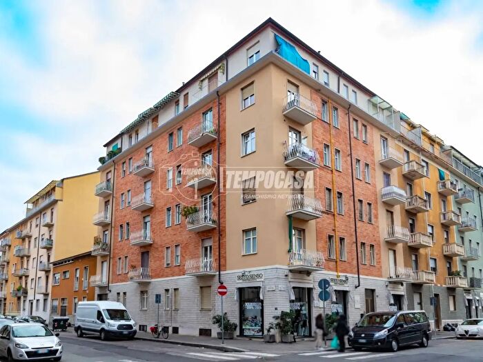 Appartamento trilocale in vendita in Via Crevacuore, Torino