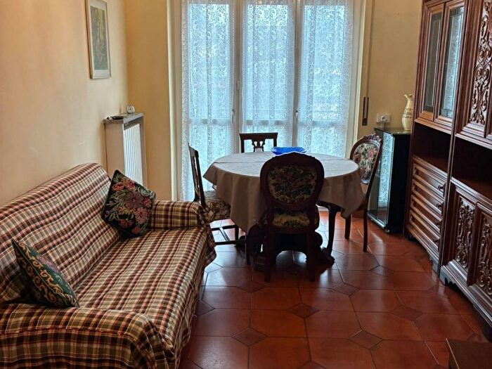 Appartamento trilocale in affitto in Via Francesco Melzi, Centro, Magenta