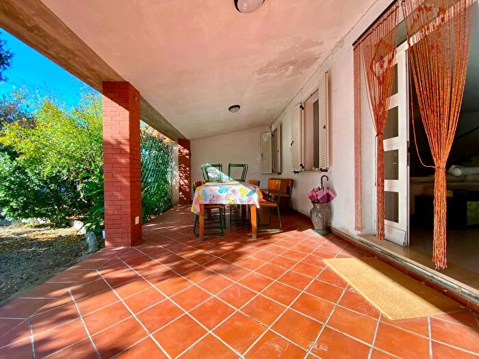 Casa con 6 locali in vendita in Fabriano