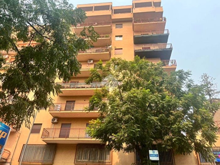 Appartamento trilocale in affitto in Corso calatafimi, Calatafimi Bassa Indipendenza, Palermo