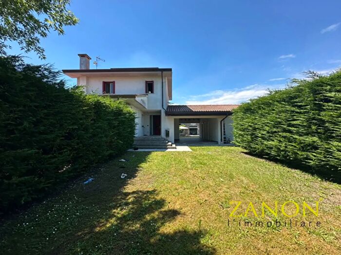 Casa con 6 locali in vendita in Via Casali Vecchi, Codroipo