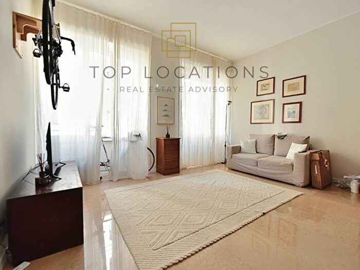 Appartamento bilocale in affitto in Via Lesmi, Corso Genova, Milano