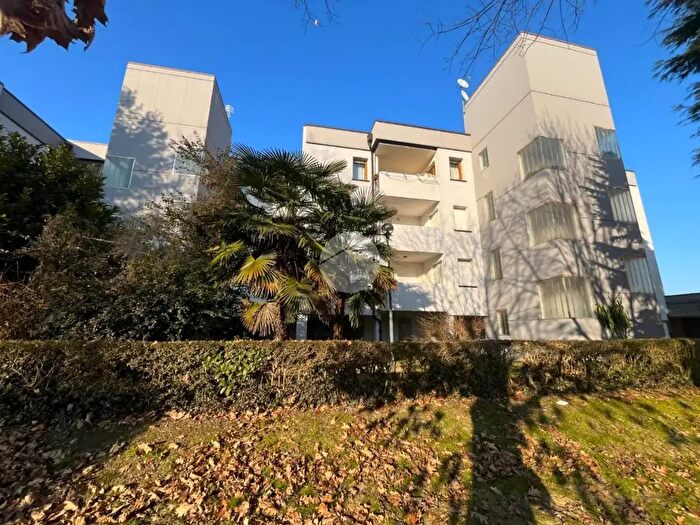 Appartamento con 5 locali in vendita in Viale Friuli, Ivrea