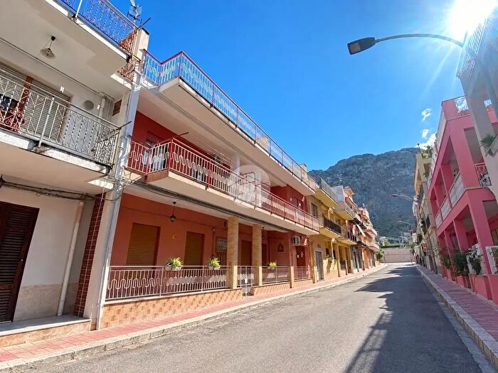 Appartamento con 7 locali in vendita in Via Camillo Benso Conte di Cavour, Isola Delle Femmine