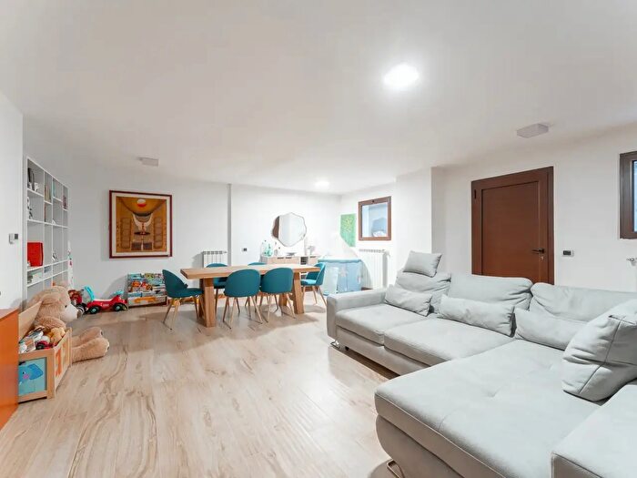 Appartamento bilocale in vendita in Via Rutilia, Milano