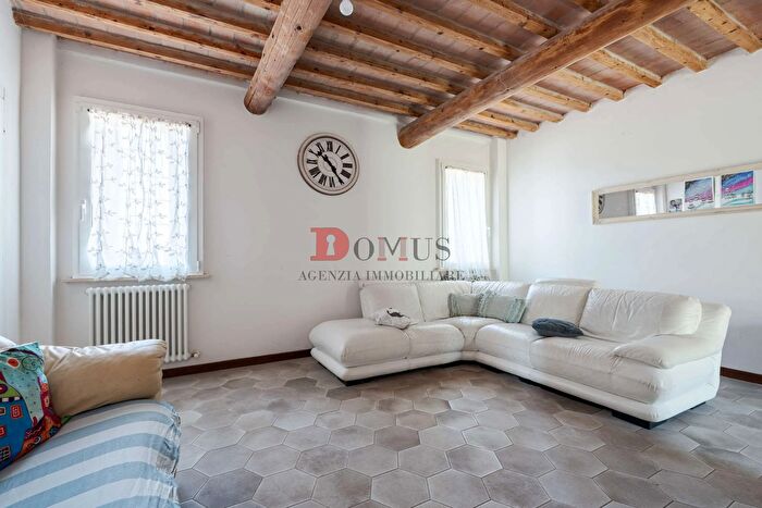 Casa con 5 locali in vendita in Strada Chiarella Senga, Curtatone