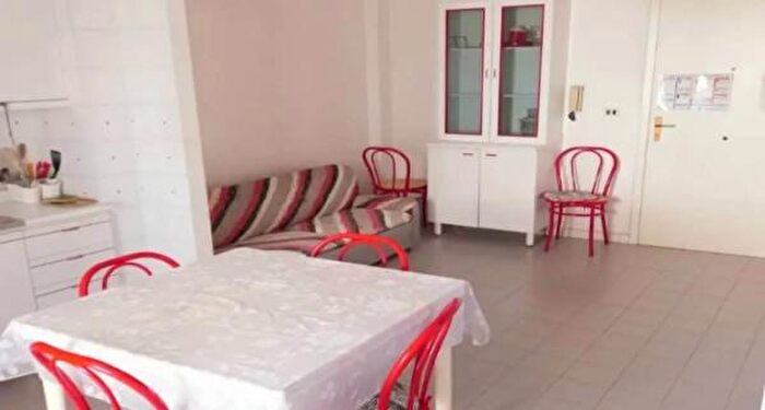 Appartamento trilocale in vendita in Viale del Sole Traversa, Lesina