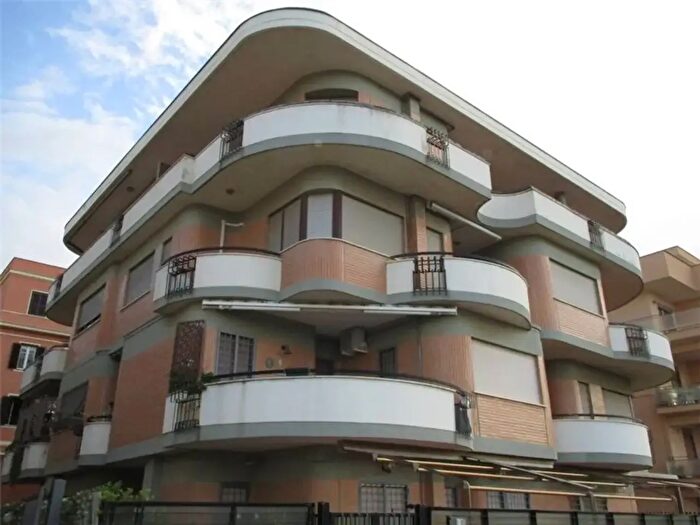 Appartamento bilocale in vendita in Via Lungomare Paolo Toscanell, Roma