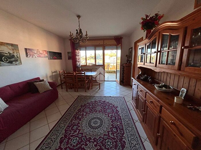 Appartamento con 5 locali in vendita in Via dei Pioppi, Colleferro