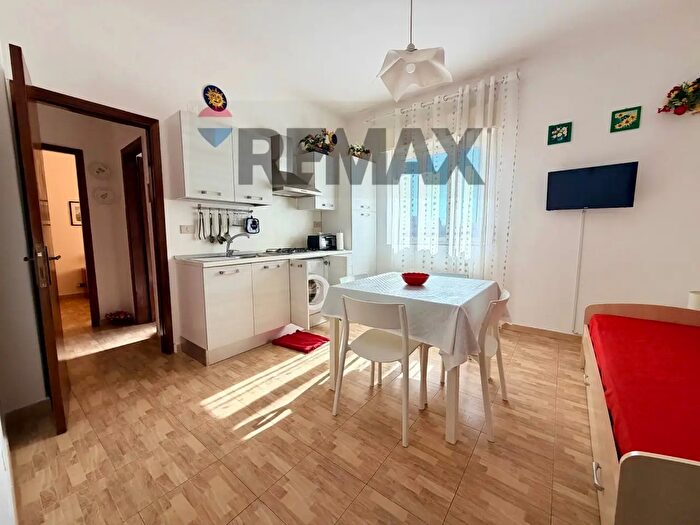 Appartamento bilocale in vendita in Via Consolare Valeria, Giardini Naxos