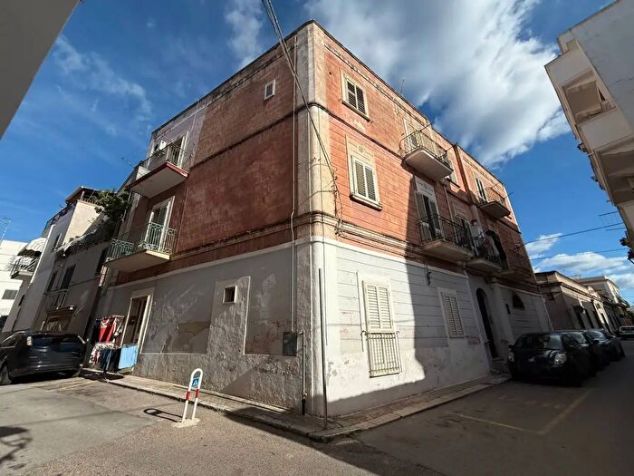 Appartamento trilocale in vendita in Via Gentile, Massafra