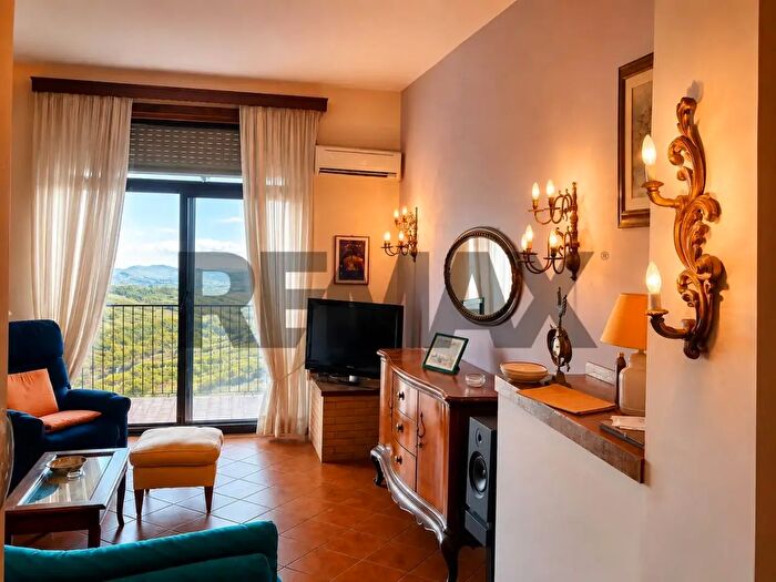 Appartamento trilocale in vendita in Via Orientale, Palombaro
