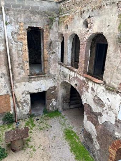 Casa con 6 locali in vendita in Via Vittorio Emanuele No Number, Mondragone