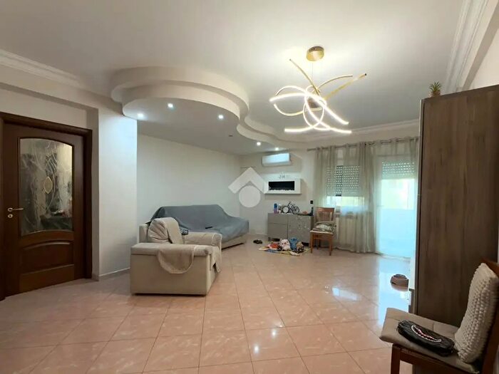 Appartamento trilocale in vendita in Via B Cellini, Rende
